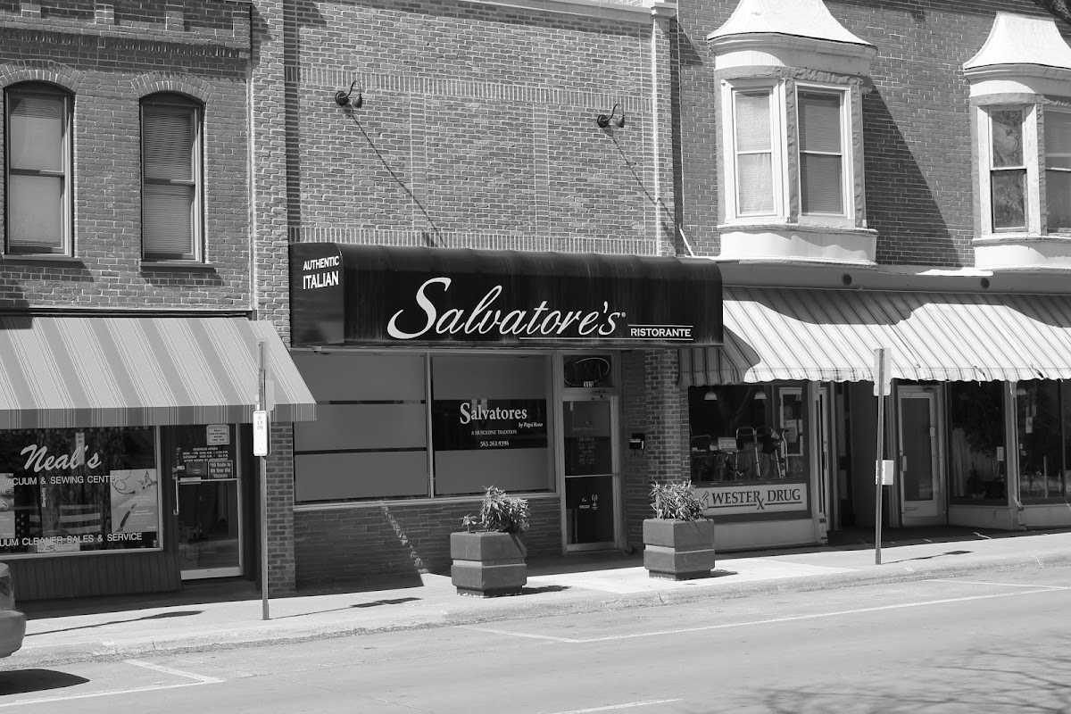 Salvatores By Papà Reno Italian Restaurant